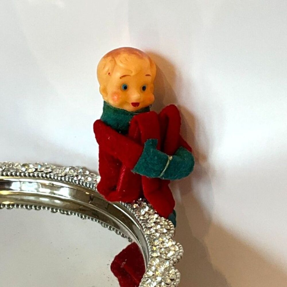 Vintage kneeler elf; small size, must see